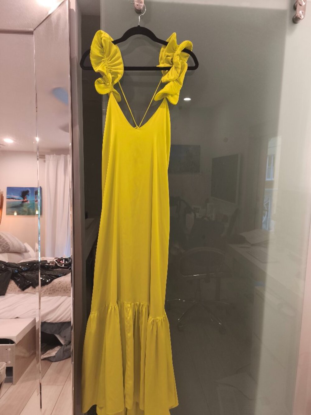 Dress - Picture 3 of 3